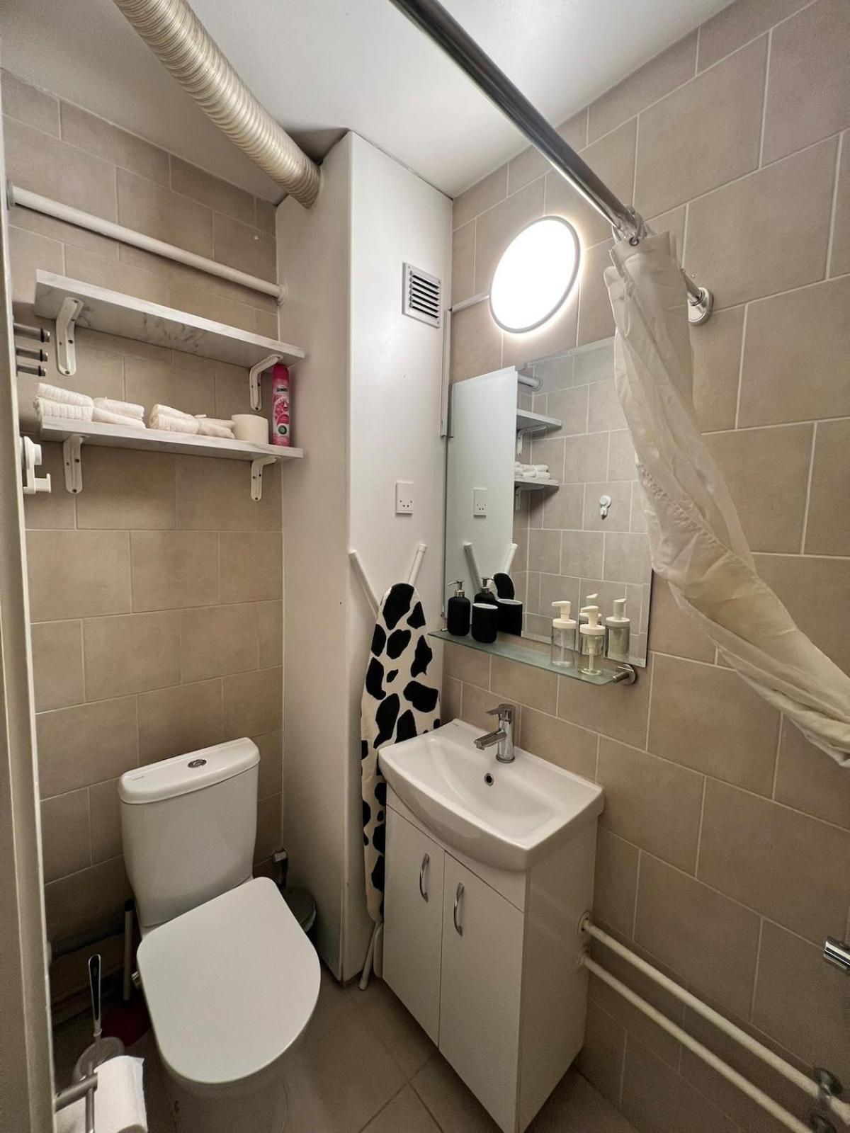 Comfort Cozy Near Airport Appartamento